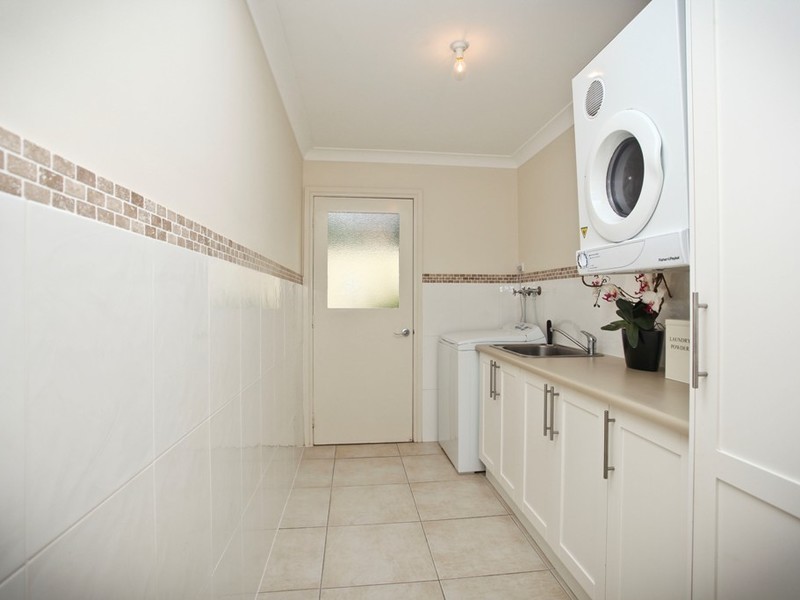 19 Lakeside Circuit, Dubbo NSW 2830