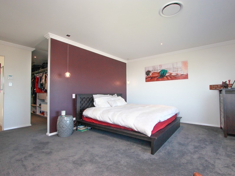 16 Champagne Drive, Dubbo NSW 2830