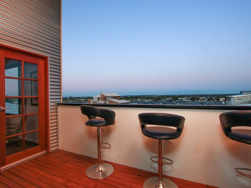 16 Champagne Drive, Dubbo NSW 2830
