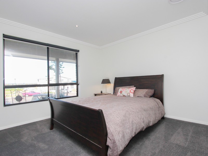 16 Champagne Drive, Dubbo NSW 2830