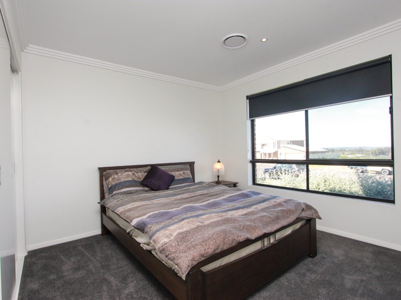 16 Champagne Drive, Dubbo NSW 2830