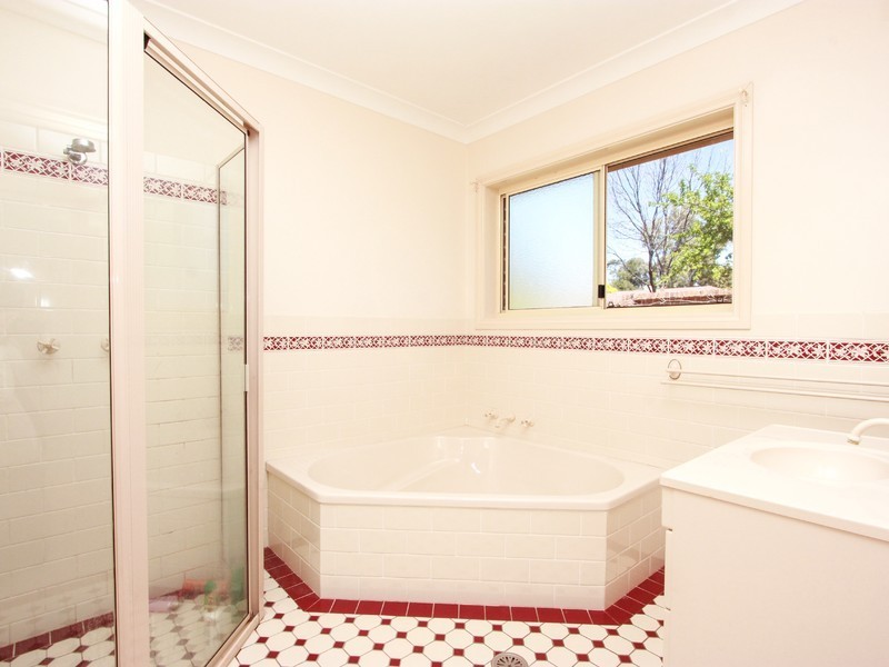 46 Murrayfield Drive, Dubbo NSW 2830