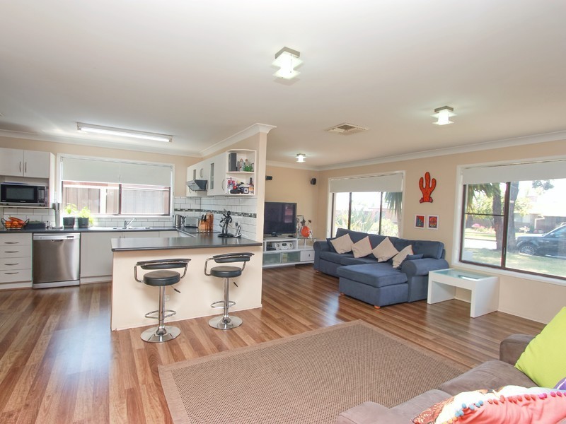 8 Sandringham Place, Dubbo NSW 2830