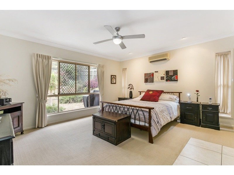 20 Jacksonia Drive, Seventeen Mile Rocks QLD 4073