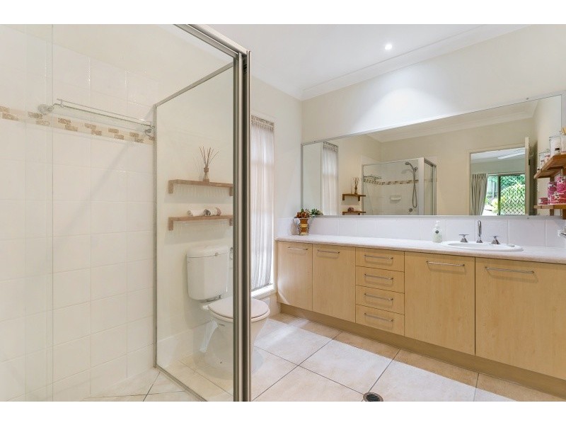 20 Jacksonia Drive, Seventeen Mile Rocks QLD 4073