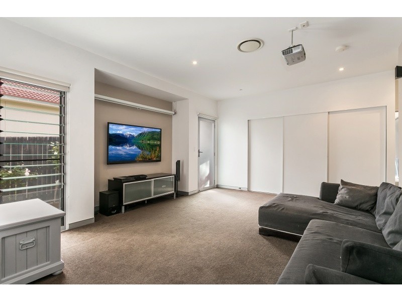 102 Gordon Circuit, Seventeen Mile Rocks QLD 4073