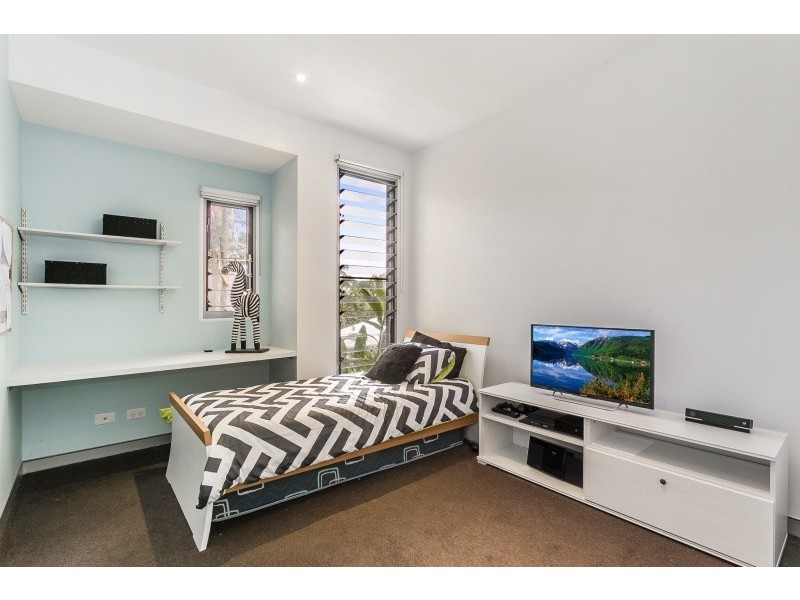 102 Gordon Circuit, Seventeen Mile Rocks QLD 4073