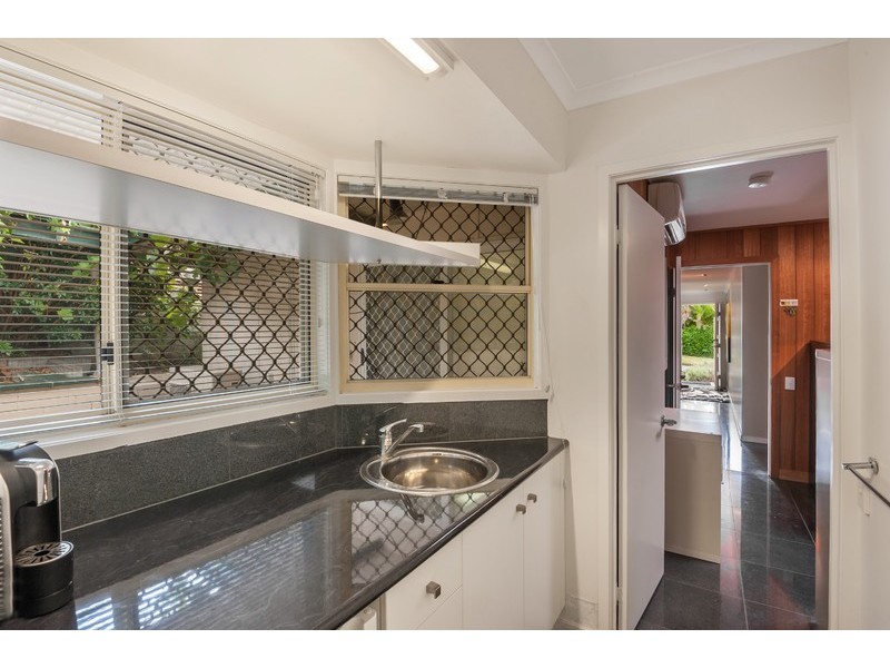 10 Roxburgh Street, Kenmore QLD 4069