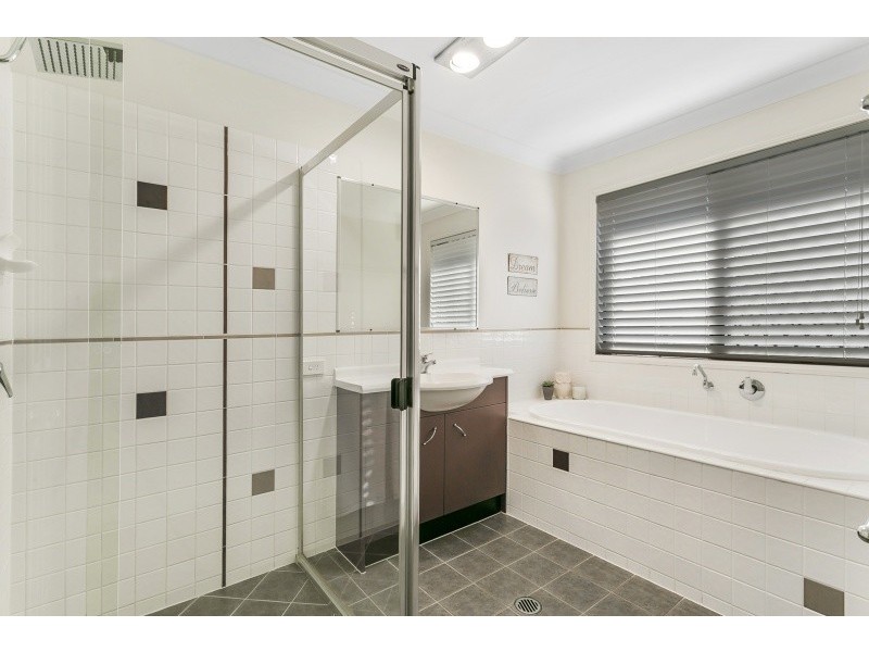 17 Warrumbungle Street, Forest Lake QLD 4078