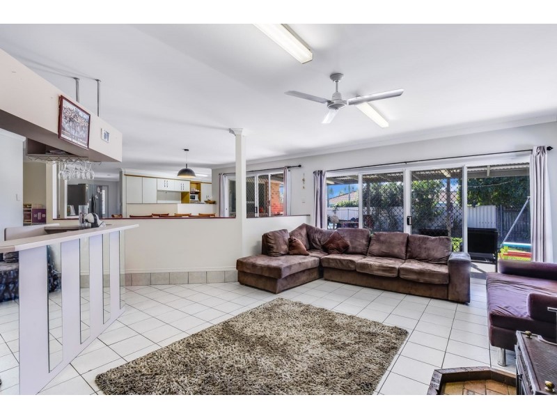 15 Paramount Drive, Warner QLD 4500