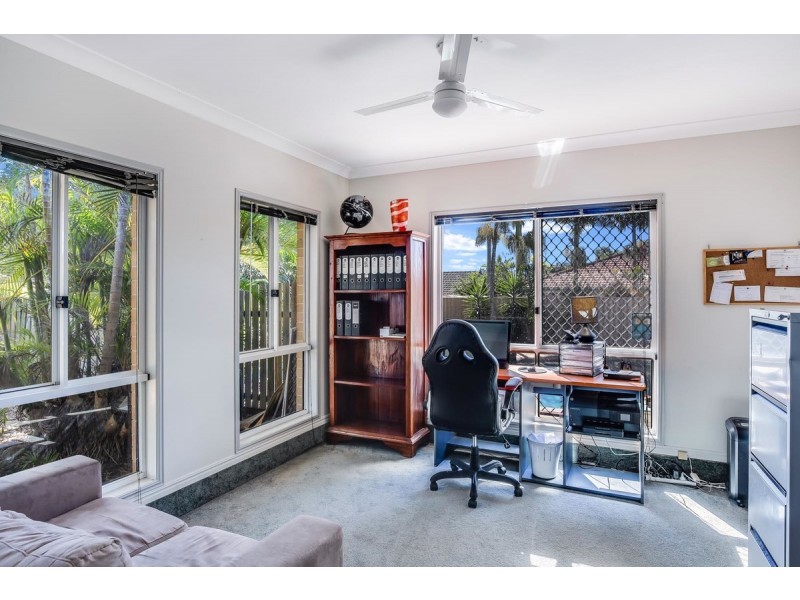 15 Paramount Drive, Warner QLD 4500