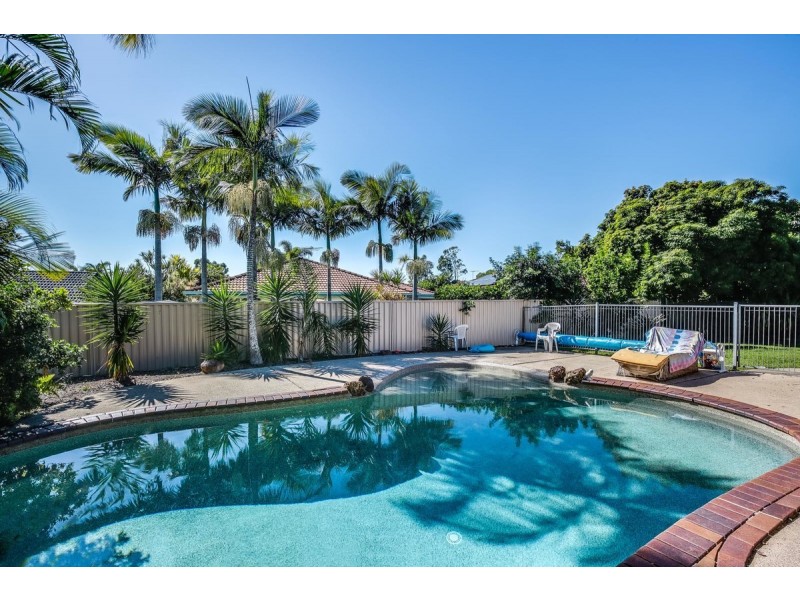 15 Paramount Drive, Warner QLD 4500