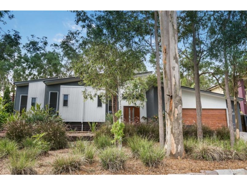 102 Gordon Circuit, Seventeen Mile Rocks QLD 4073