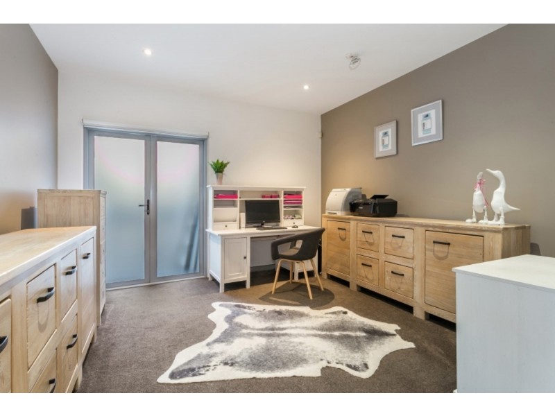 102 Gordon Circuit, Seventeen Mile Rocks QLD 4073