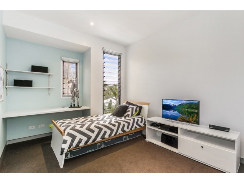 102 Gordon Circuit, Seventeen Mile Rocks QLD 4073