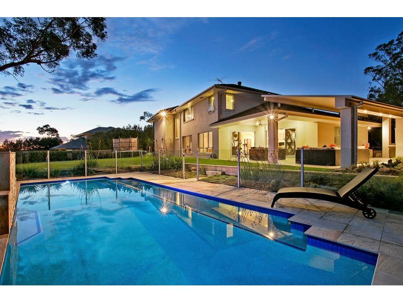 8 Pandorea Close, Seventeen Mile Rocks QLD 4073
