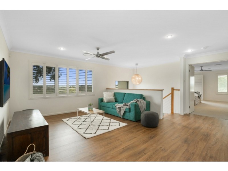 8 Pandorea Close, Seventeen Mile Rocks QLD 4073