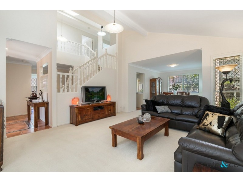 8 Deborah Place, Westlake QLD 4074