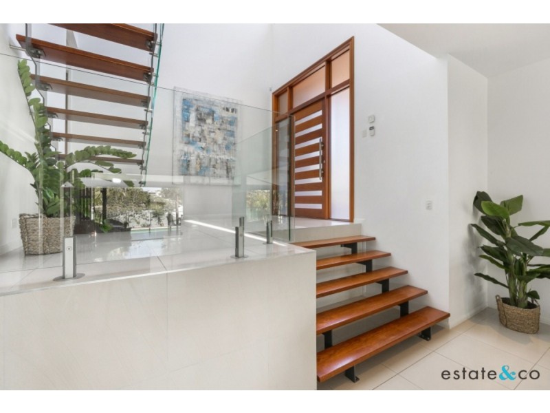 4 Eucalyptus Crt, Seventeen Mile Rocks QLD 4073