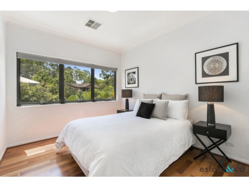 4 Eucalyptus Crt, Seventeen Mile Rocks QLD 4073