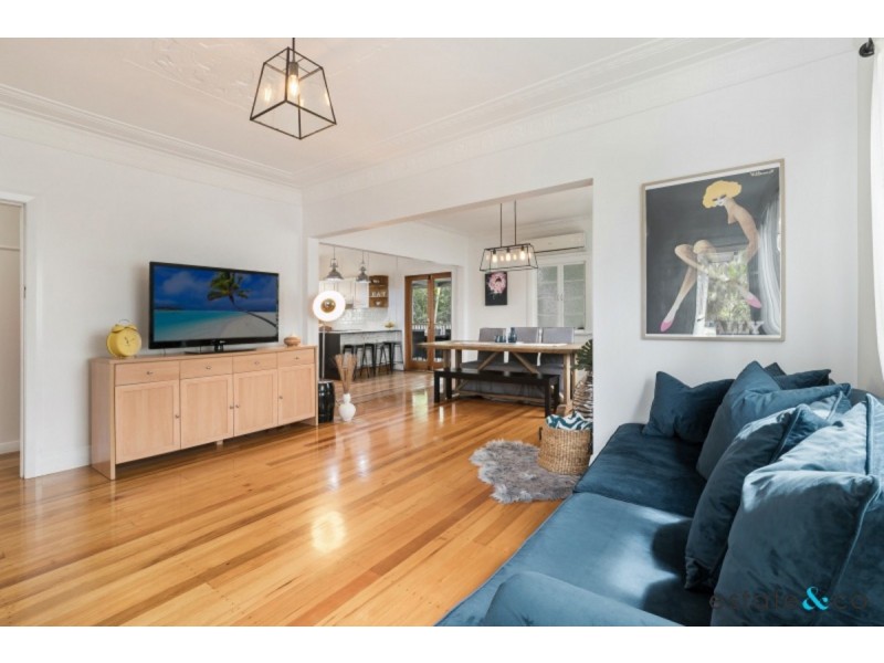 823 Oxley Road, Corinda QLD 4075