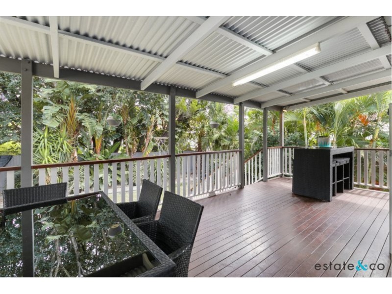 823 Oxley Road, Corinda QLD 4075