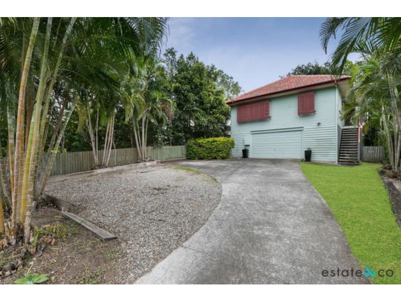 823 Oxley Road, Corinda QLD 4075