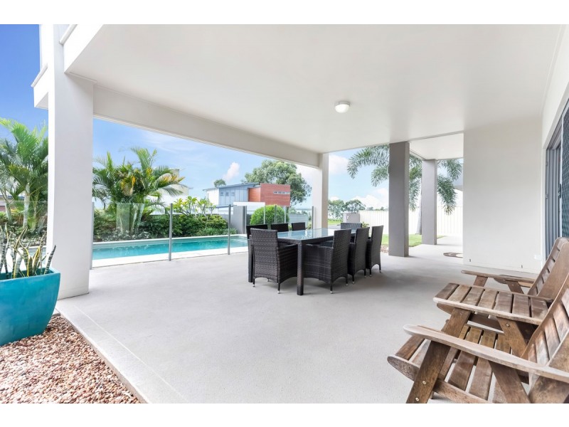 21 Wilson Esplanade, Redland Bay QLD 4165