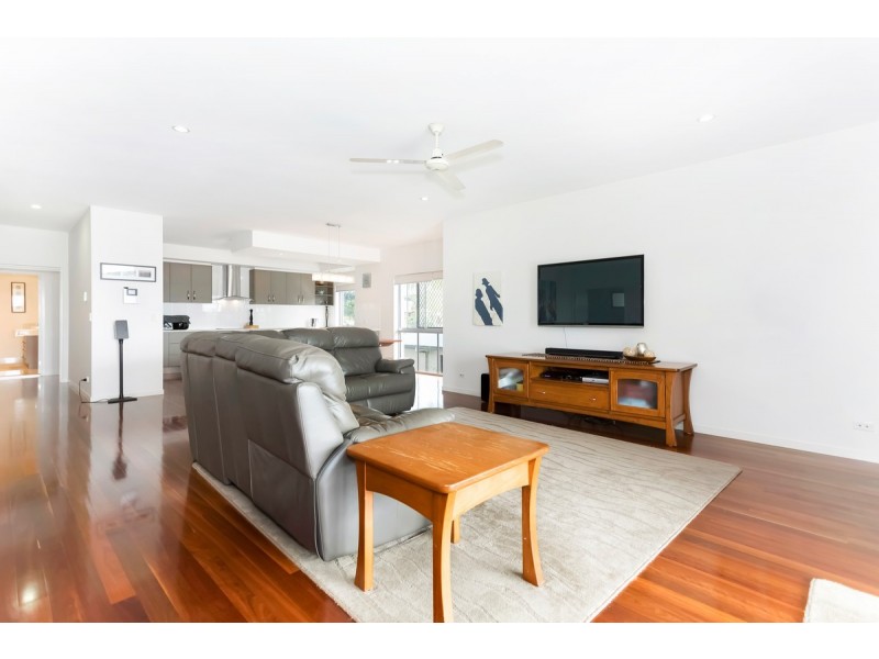 21 Wilson Esplanade, Redland Bay QLD 4165