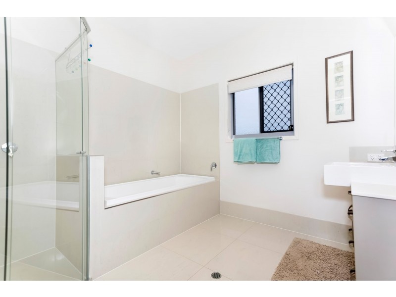 21 Wilson Esplanade, Redland Bay QLD 4165