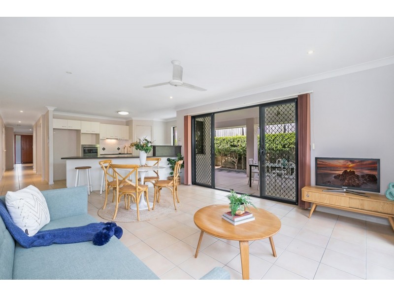 96 Brookeside Crescent, Seventeen Mile Rocks QLD 4073