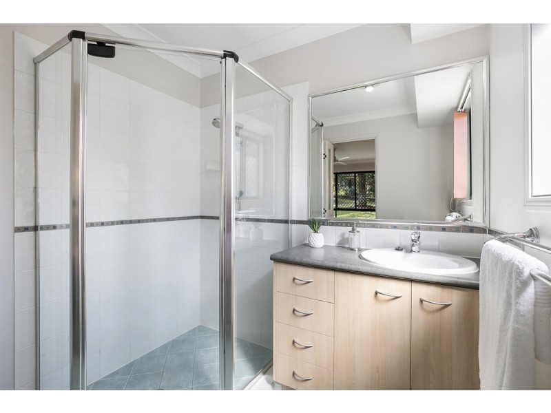 96 Brookeside Crescent, Seventeen Mile Rocks QLD 4073