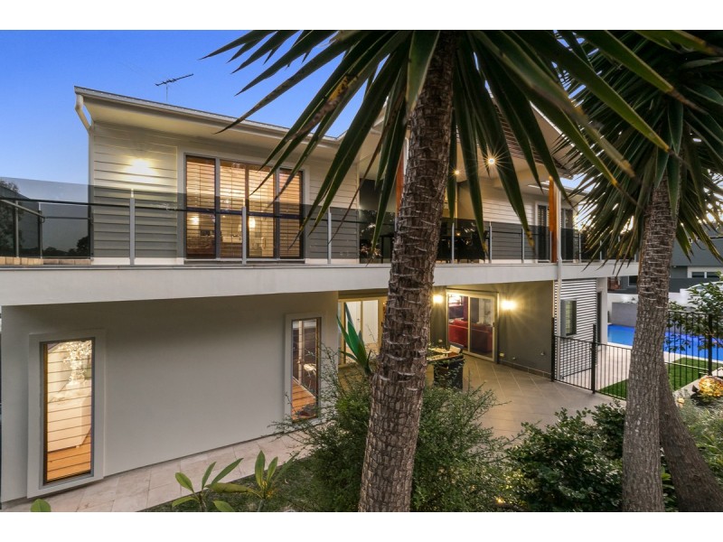 2 Paterson Street, Seventeen Mile Rocks QLD 4073