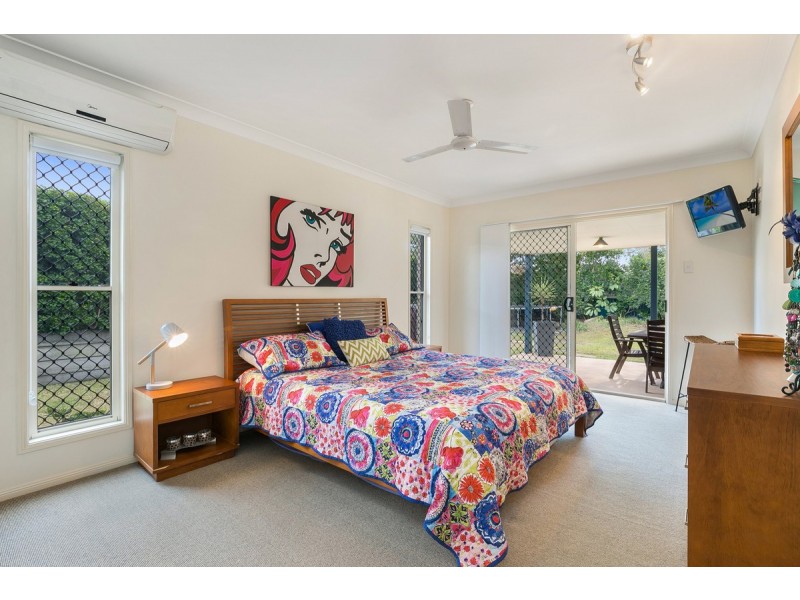 1 Tea Tree Crescent, Sinnamon Park QLD 4073