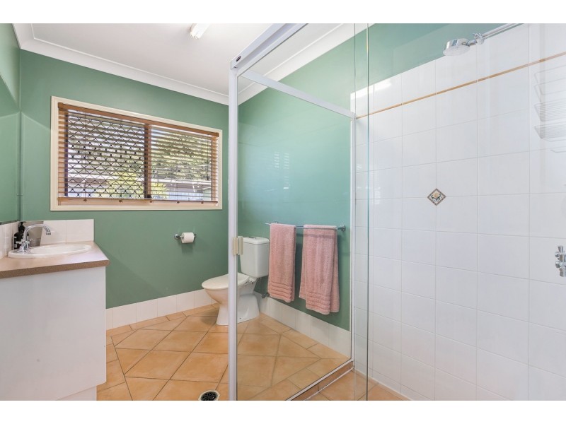 1 Tea Tree Crescent, Sinnamon Park QLD 4073