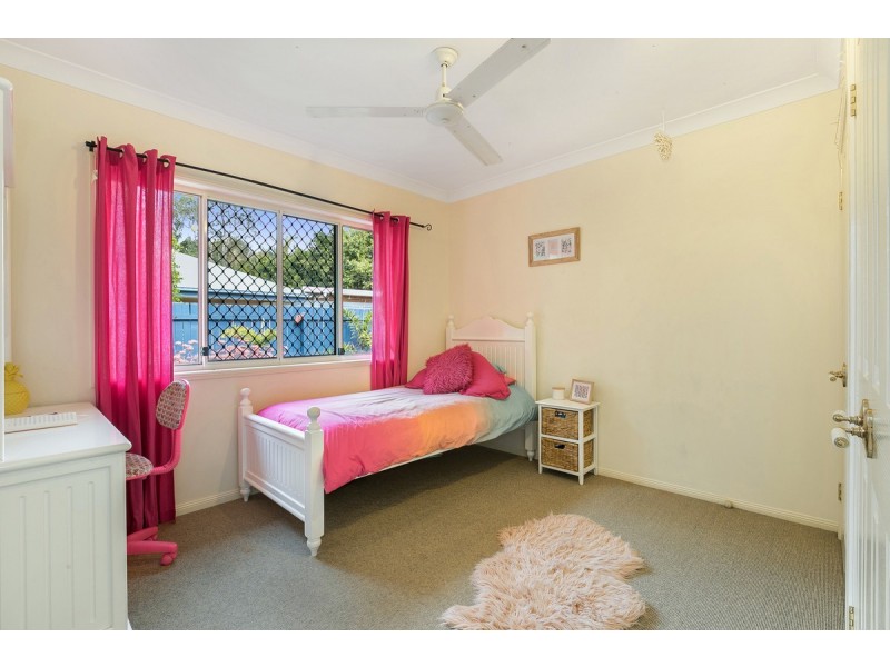 1 Tea Tree Crescent, Sinnamon Park QLD 4073