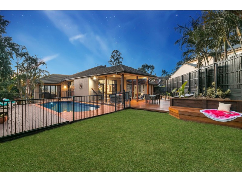 94 Brookeside Crescent, Seventeen Mile Rocks QLD 4073