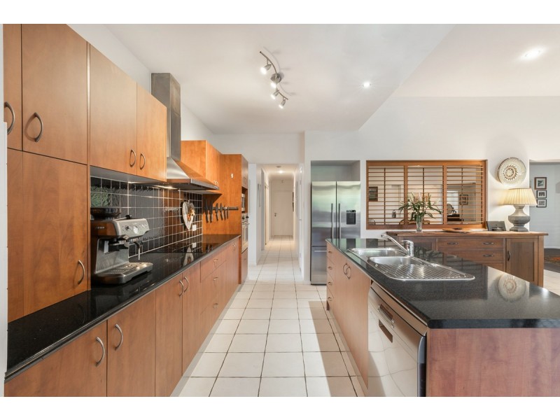 94 Brookeside Crescent, Seventeen Mile Rocks QLD 4073