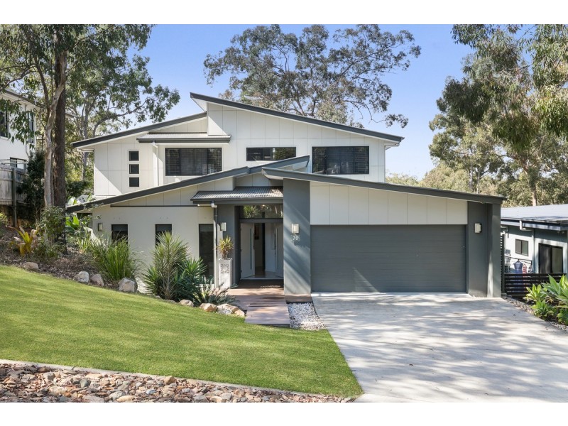 70 Gordon Circuit, Seventeen Mile Rocks QLD 4073