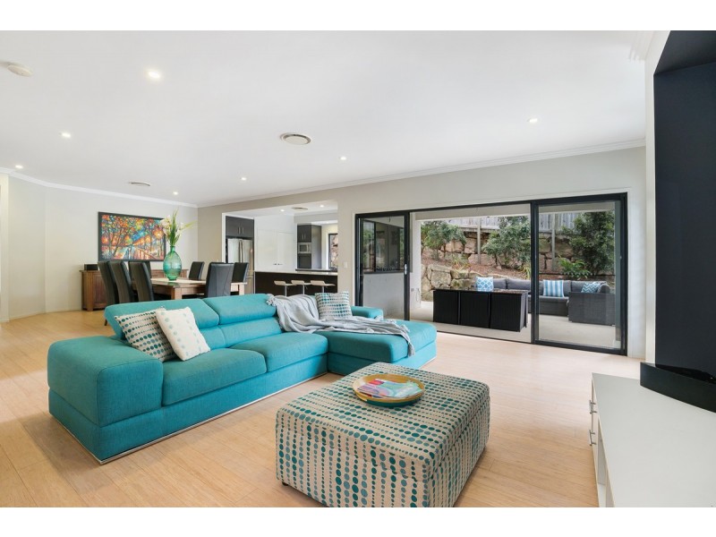 70 Gordon Circuit, Seventeen Mile Rocks QLD 4073