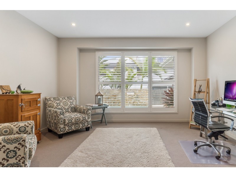 115 Gordon Circuit, Seventeen Mile Rocks QLD 4073