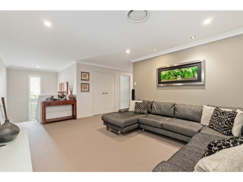 115 Gordon Circuit, Seventeen Mile Rocks QLD 4073