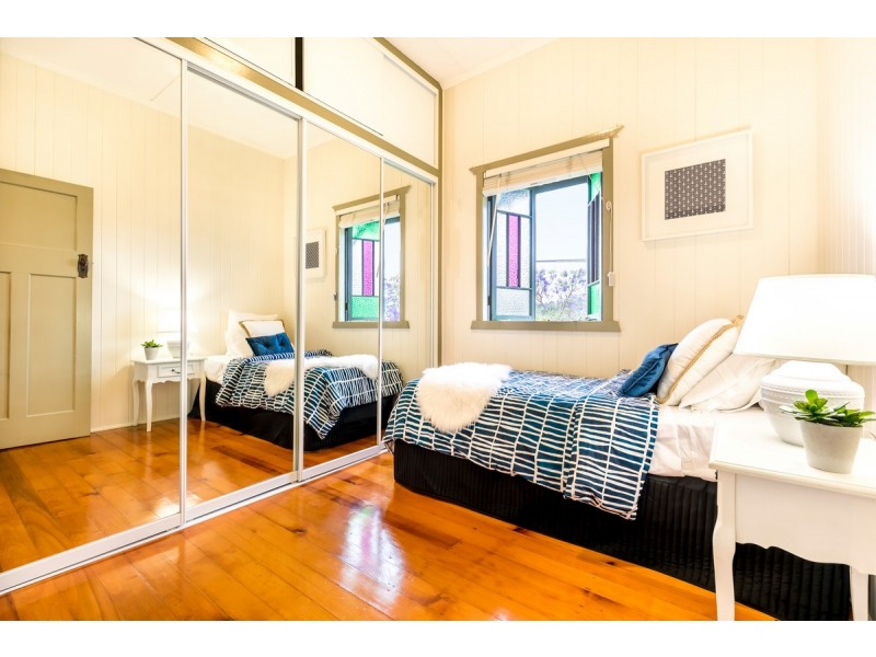 53 Crump Street, Holland Park West QLD 4121