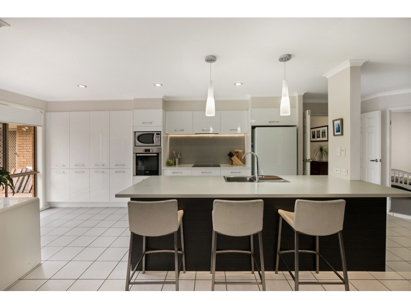 55 McPherson Road, Sinnamon Park QLD 4073