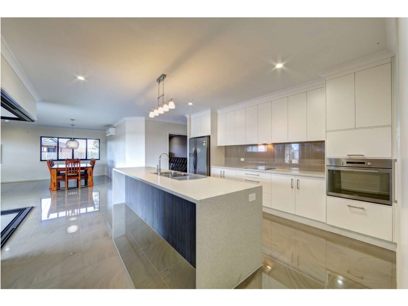 9 Lamington Court, Branyan QLD 4670