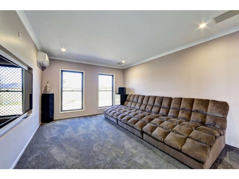 9 Lamington Court, Branyan QLD 4670