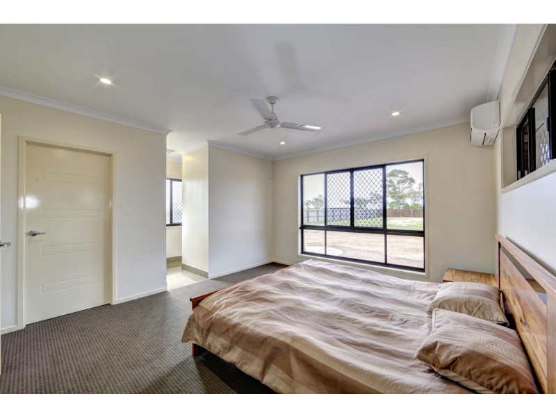 9 Lamington Court, Branyan QLD 4670