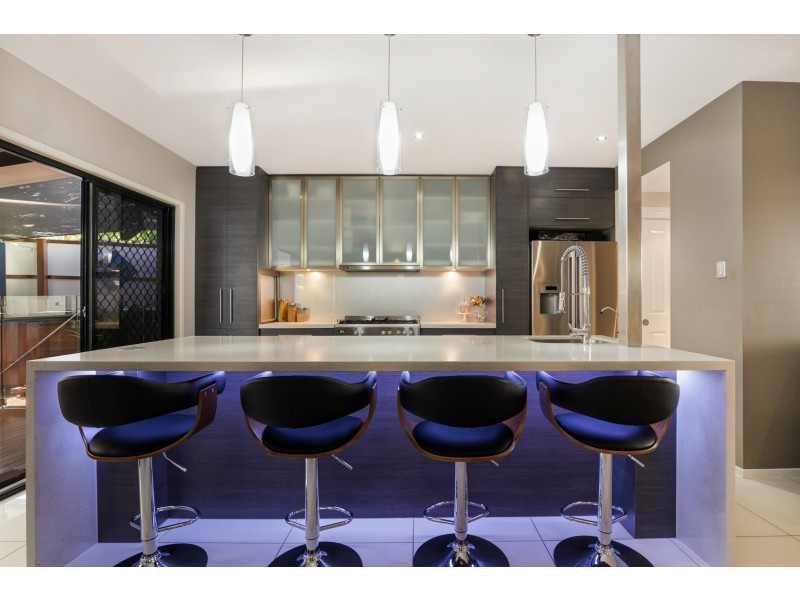 17 Brookeside Crescent, Seventeen Mile Rocks QLD 4073