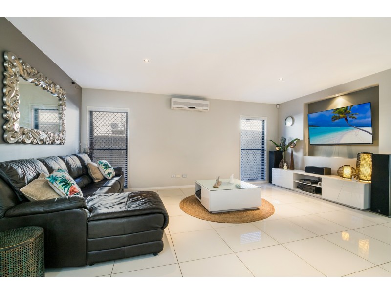 17 Brookeside Crescent, Seventeen Mile Rocks QLD 4073