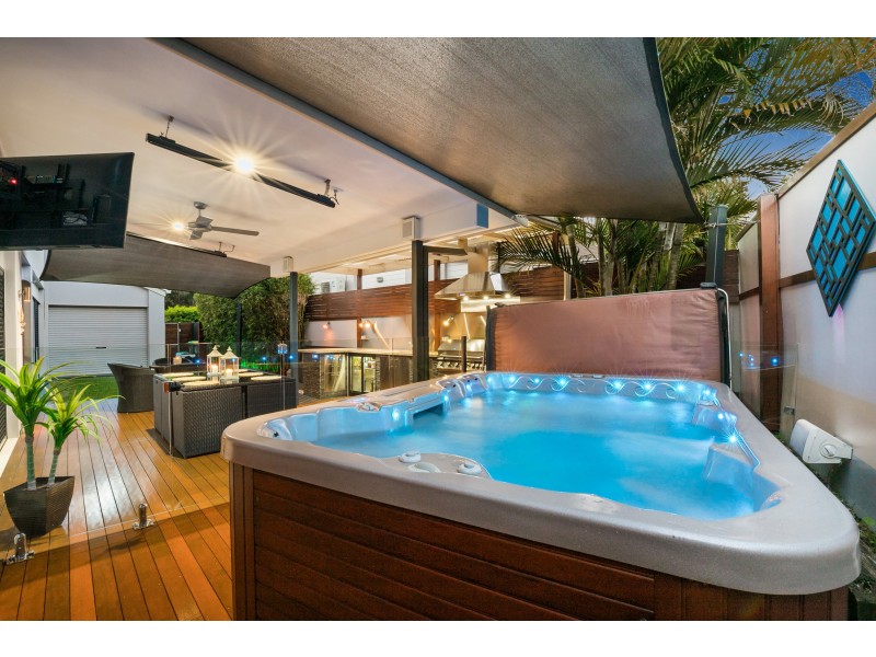 17 Brookeside Crescent, Seventeen Mile Rocks QLD 4073